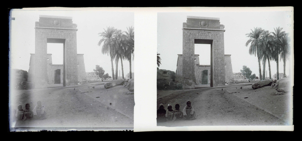 Porte du temple de Karnak (Égypte).