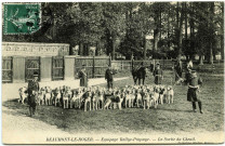 Beaumont-le-Roger. Equipage Rallye-Paysage. - La sortie du chenil.