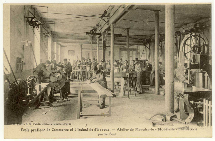 Evreux-Ville. Ecole Pratique de Commerce et d'Industrie d'Evreux-Atelier de Menuiserie, Modèlerie, Ebénisterie partie Sud.