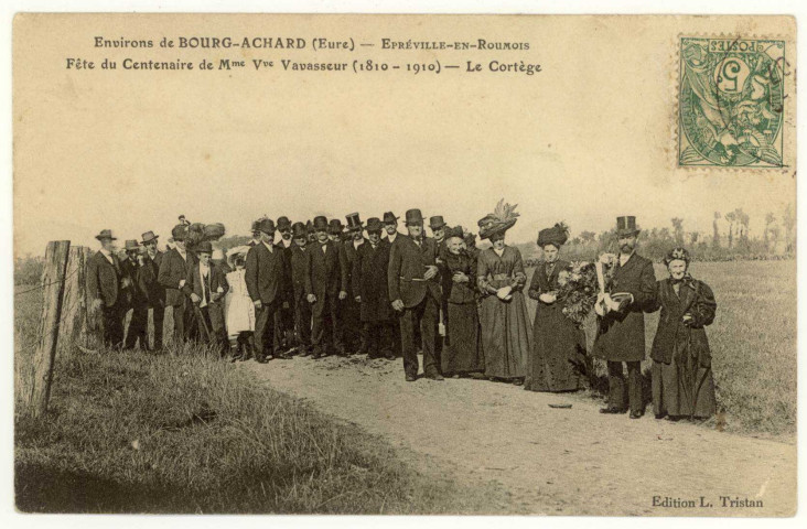 Epreville-en-Roumois. Fête du Centenaire de Mme Vve Vavasseur (1810-1910)-Le Cortège.