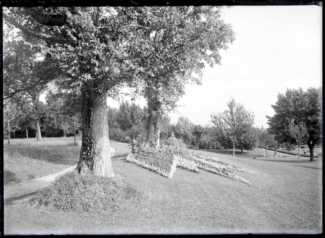 Vue d'ensemble du manoir « le Val fleuri » appartenant à M. Gallier.