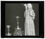 Église de Bailleul-la-Vallée (Eure), statuette de Saint-Méen et calices.