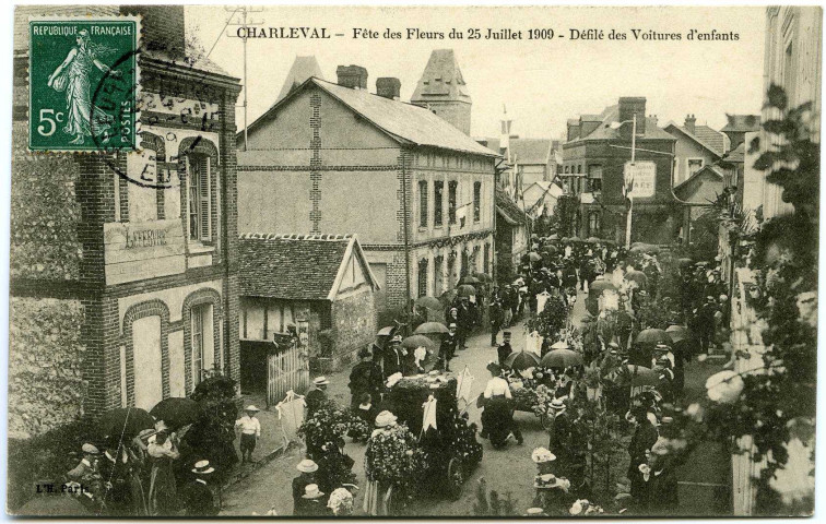 Charleval. Fêtes des Fleurs du 25 Juillet 1909 - Défilé des Voitures d'enfants.