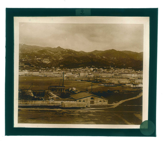 Vue générale d'une ville de Sicile (Italie).