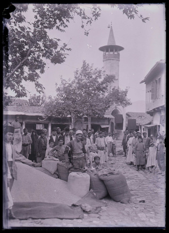Bazar et minaret de la mosquée de Nakib à Antioche (Turquie) (notice PA).