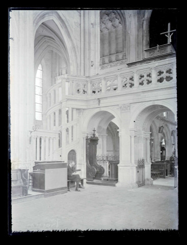Intérieur d'un édifice religieux.