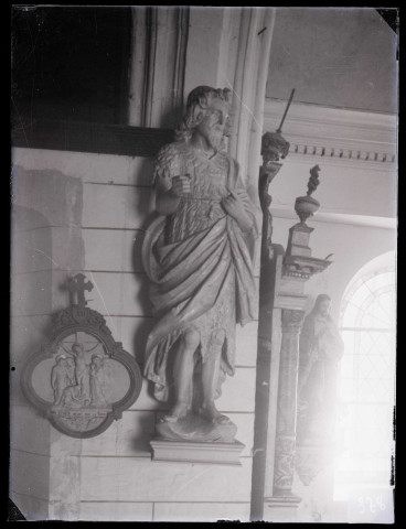 Église de Morainville-Jouveaux (Eure), statue d'un saint.