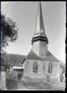 Vue générale de l'église d'Hennezis (Eure).
