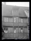 Façade de maison à pans de bois de Lisieux (Calvados).