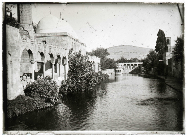 Ourfa (Turquie), mosquées autour du lac d'Abraham (notice PA).