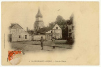 Croix-Saint-Leufroy (La). Place de l'Eglise.