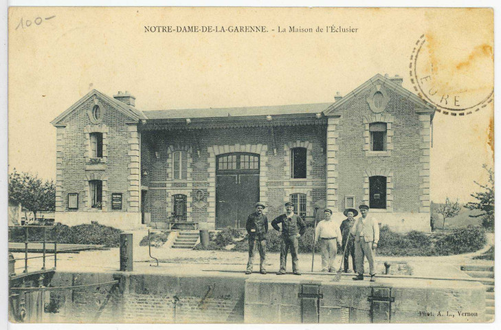 Saint-Pierre-la-Garenne. La Maison de l'Eclusier.