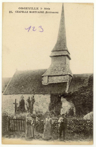 Caillouet-Orgeville. Chapelle Mortuaire (Extérieure).