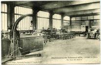 Evreux-Ville. Établissement Edmond Hée - Cycles et Automobiles Rue Joséphine Un coin des Ateliers.