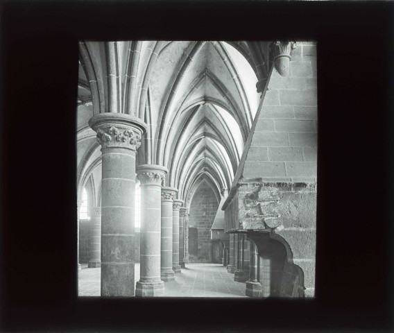 Abbaye et dépendances du Mont-Saint-Michel (Manche), la salle des Chevaliers de la Merveille.