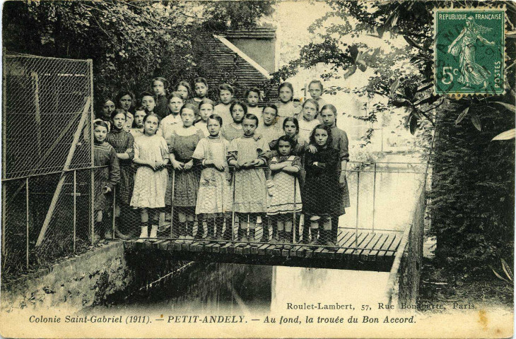 Andelys (Les). Colonie Saint-Gabriel (1911). - Petit-Andely. - Au fonds, la trouée du Bon Accord.