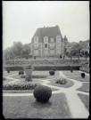 Vue d'ensemble du manoir « le Val fleuri » appartenant à M. Gallier.