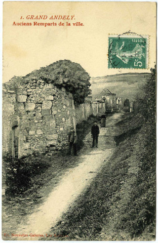 Andelys (Les). Grand Andely - Anciens remparts de la ville.