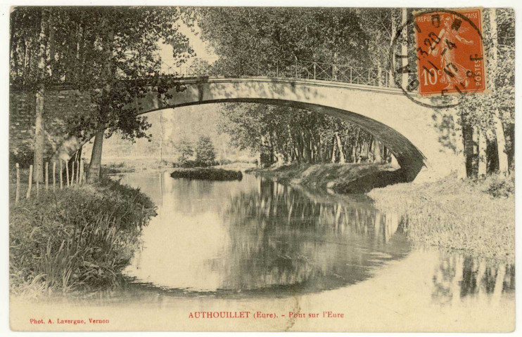 Authouillet. Pont sur l'Eure.