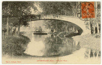 Authouillet. Pont sur l'Eure.