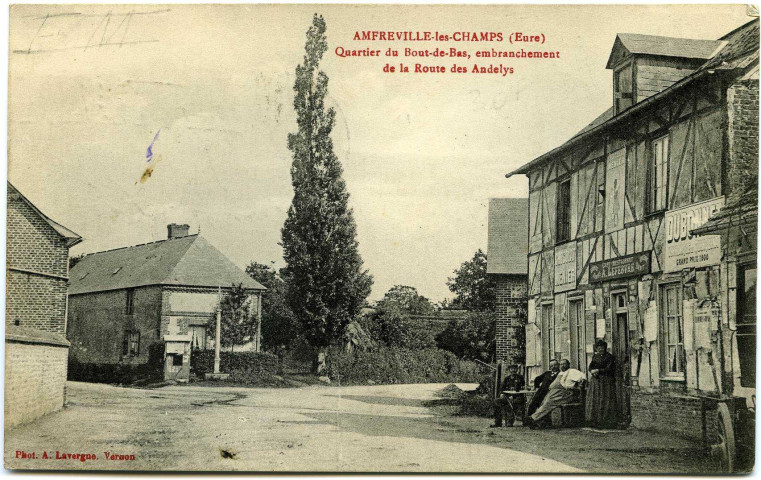 Amfreville-les-Champs. Quartier du Bout-de-Bas, embranchement de la Route des Andelys.