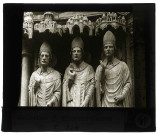 Cathédrale Notre-Dame de Chartres (Eure-et-Loir), porche sud, portail droit, ébrasement gauche, détail des statues colonnes.