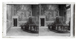 Salle et collection d'un musée.