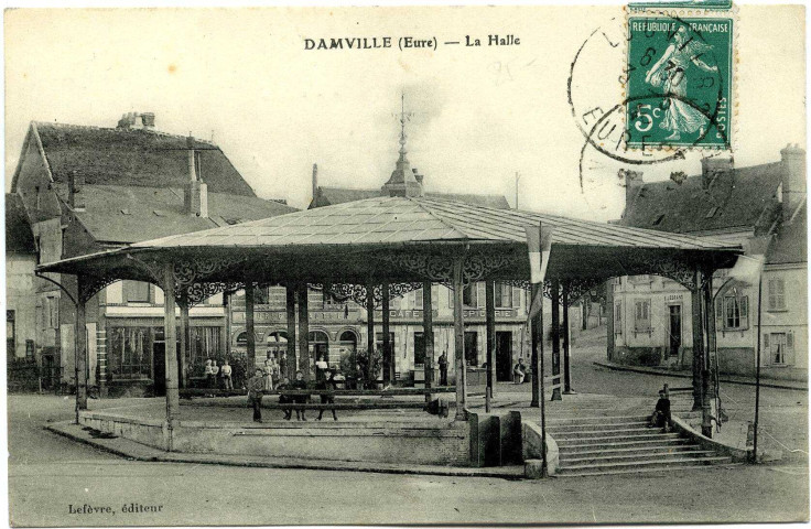 Damville. La Halle.