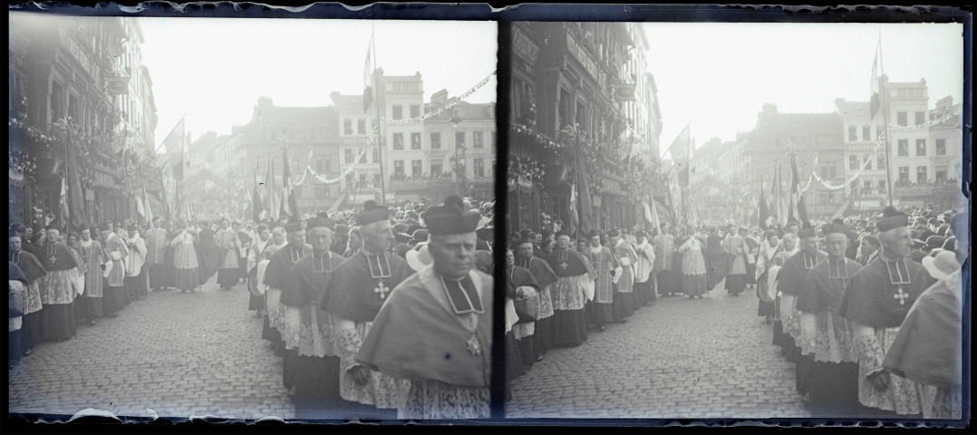 Procession en l'honneur de la béatification de Sainte-Thérèse de Lisieux à Lisieux (Calvados).