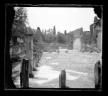 Ruines et vestiges d'un temple.
