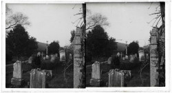 Vue sur un cimetière de campagne.