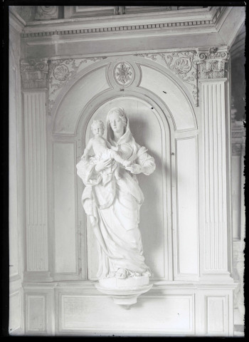 Statue de Vierge à l'enfant de l'église de Saint-Mélain-la-Campagne (Eure).