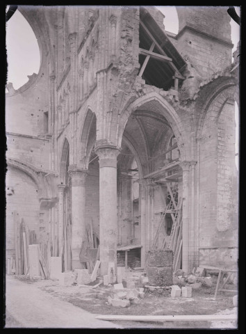 Ruines et vestiges de l'ancienne abbaye de Longpont (Aisne).