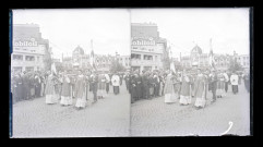 Procession de la Vierge au Monument de Jeanne d'Arc et à la basilique Notre-Dame de Bonsecours (Seine-Maritime).