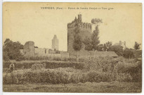 Verneuil-sur-Avre. Ruines de l'ancien Donjon et Tour grise.