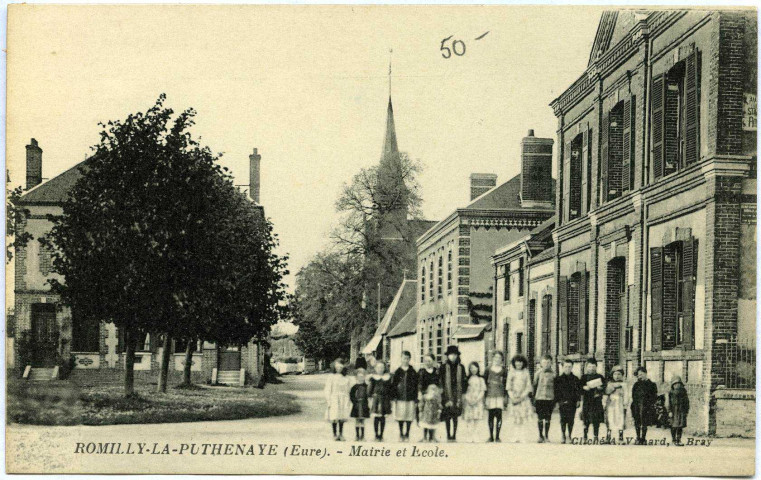 Romilly-la-Puthenaye. Mairie et Écoles.