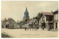 Croix-Saint-Leufroy (La). Place de l'Eglise.