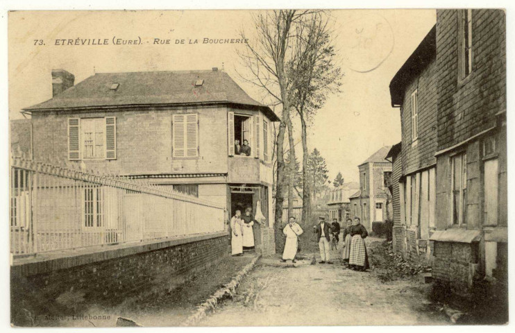 Étréville. Rue de la Boucherie.