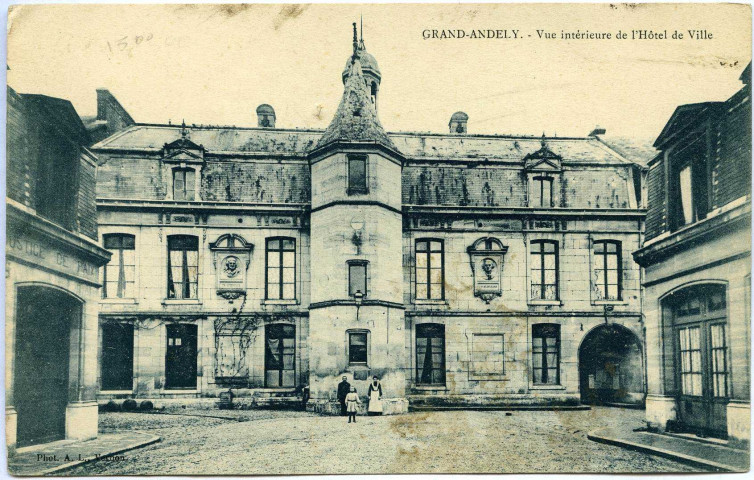 Andelys (Les). Grand Andely - Vue intérieure de L'Hotel de Ville.