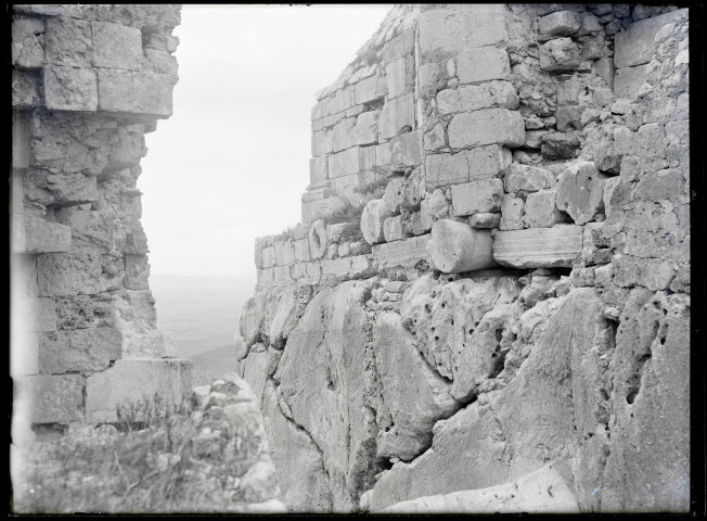 Maçonnerie de la forteresse de Biredjik (Turquie) (notice PA).