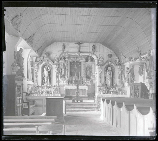 Maître-autel de l'église d'Authouillet (Eure).