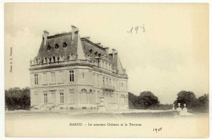 Dangu. Le nouveau Château et la Terrasse.