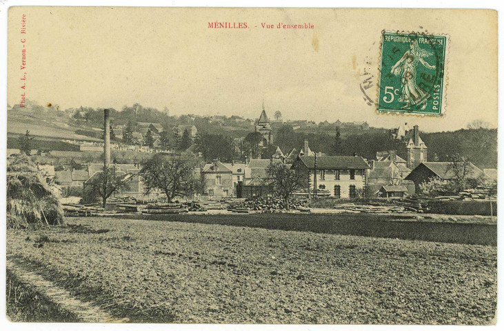 Ménilles. Vue d'ensemble.