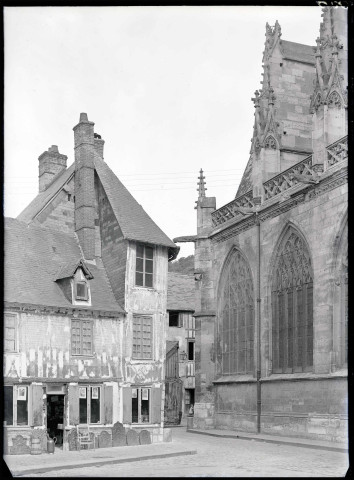 Maisons et commerces à pans de bois de Caudebec-en-Caux (Seine-Maritime).