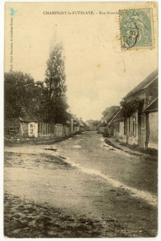 Champigny-la-Futelaye. Rue Grande.