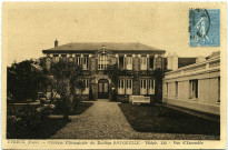 Evreux-Ville. Clinique Chirurgicale du Dr Bergouignan - Vue d'ensemble.