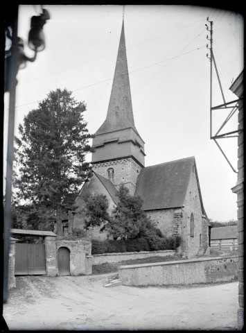 Vue d'ensemble de l'église de Ry (Seine-Maritime).