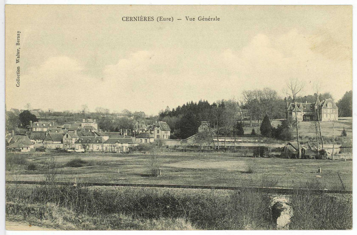 Saint-Pierre-de-Cernières. Vue générale.