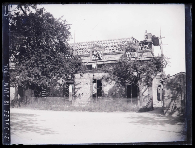 Construction du quartier Saint-Jules à Orgeville (Eure) le 18 juin 1901.
