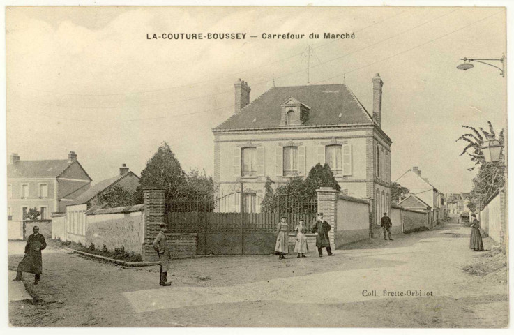 Couture-Boussey (La). Carrefour du Marché.
